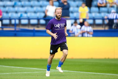 Barry Bannan #10 of Sheffield Wednesday warms up before the Sky Bet League 1 match Sheffield Wednesday vs Barnsley at Hillsborough, Sheffield, United Kingdom, 3rd September 202