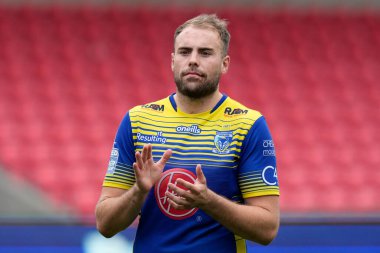 James Harrison #20 of Warrington Wolves salutes the fans after the Betfred Super League match Salford Red Devils vs Warrington Wolves at AJ Bell Stadium, Eccles, United Kingdom, 3rd September 202