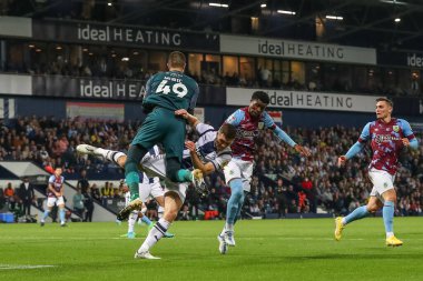 Dara O'Shea #4 of West Bromwich Albion and Arijanet Muri #49 of Burnley collide during the Sky Bet Championship match West Bromwich Albion vs Burnley at The Hawthorns, West Bromwich, United Kingdom, 2nd September 2022