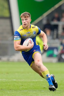 Luke Thomas #38 of Warrington Wolves runs with the ball during the Betfred Super League match Salford Red Devils vs Warrington Wolves at AJ Bell Stadium, Eccles, United Kingdom, 3rd September 202