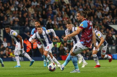 Jay Rodriguez #9 of Burnley scores a goal to make it 0-1 during the Sky Bet Championship match West Bromwich Albion vs Burnley at The Hawthorns, West Bromwich, United Kingdom, 2nd September 202