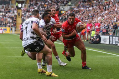 Ryan Hall #5 of Hull KR makes a dash for the try line during the Betfred Super League match Hull FC vs Hull KR at MKM Stadium, Hull, United Kingdom, 3rd September 202
