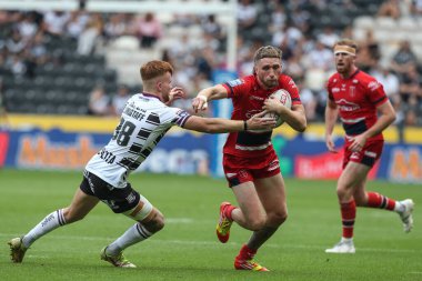 Ethan Ryan #23 of Hull KR runs at Ellis Longstaff #38 of Hull FCduring the Betfred Super League match Hull FC vs Hull KR at MKM Stadium, Hull, United Kingdom, 3rd September 202