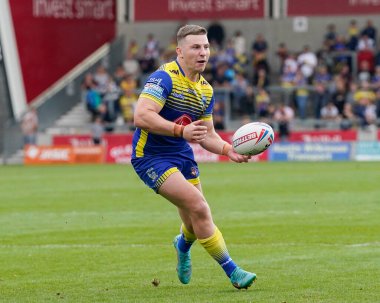 George Williams #7 of Warrington Wolves sets to pass during the Betfred Super League match Salford Red Devils vs Warrington Wolves at AJ Bell Stadium, Eccles, United Kingdom, 3rd September 202