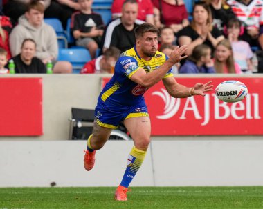 Greg Minikin #21 of Warrington Wolves passes the ball during the Betfred Super League match Salford Red Devils vs Warrington Wolves at AJ Bell Stadium, Eccles, United Kingdom, 3rd September 202