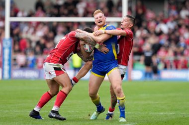Joe Bullock #15 of Warrington Wolves runs at the Salford Red Devils defence during the Betfred Super League match Salford Red Devils vs Warrington Wolves at AJ Bell Stadium, Eccles, United Kingdom, 3rd September 202