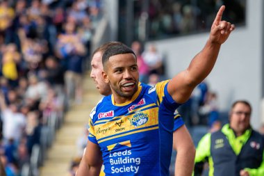 Kruise Leeming #9 of Leeds Rhinos celebrates his try and makes the score 8-8 during the Betfred Super League match Leeds Rhinos vs Castleford Tigers at Headingley Stadium, Leeds, United Kingdom, 3rd September 202