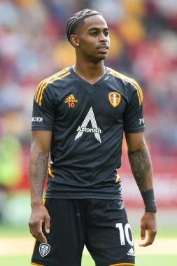 Crysencio Summerville #10 of Leeds United during the Premier League match Brentford vs Leeds United at Brentford Community Stadium, London, United Kingdom, 3rd September 202