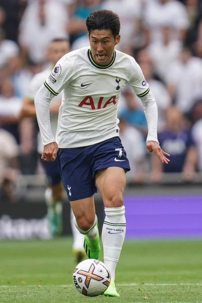 Son Heung Min Tottenham Hotspur Breaks Ball Premier League Match — 스톡 사진