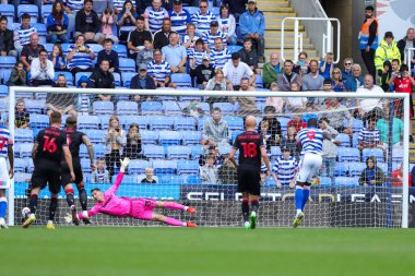 Lucas Joo #9 of Reading scores a penalty to make it 2-1 during the Sky Bet Championship match Reading vs Stoke City at Select Car Leasing Stadium, Reading, United Kingdom, 4th September 2022