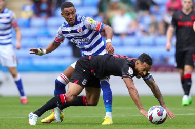 Lewis Baker #8 of Stoke City and Thomas Ince #10 of Reading during the Sky Bet Championship match Reading vs Stoke City at Select Car Leasing Stadium, Reading, United Kingdom, 4th September 202