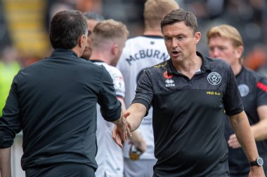 Paul Heckingbottom manager of Sheffield United shakes hands with Shota Arveladze manager of Hull City after the Sky Bet Championship match Hull City vs Sheffield United at MKM Stadium, Hull, United Kingdom, 4th September 202