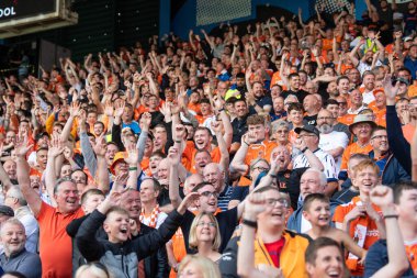 Blackpool fans celebrate Huddersfield Town dis allowed goalduring the Sky Bet Championship match Huddersfield Town vs Blackpool at John Smith's Stadium, Huddersfield, United Kingdom, 4th September 202