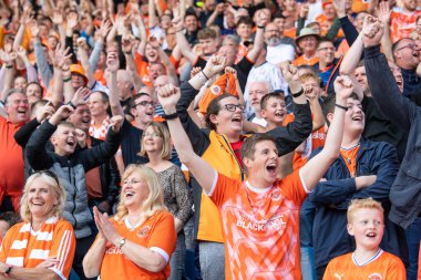 Blackpool fans celebrate Huddersfield Town dis allowed goalduring the Sky Bet Championship match Huddersfield Town vs Blackpool at John Smith's Stadium, Huddersfield, United Kingdom, 4th September 202