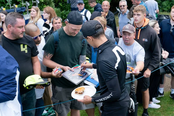 Ландо Норрис Раздает Автографы Время Bmw Pga Championship 2022 Celebrity — стоковое фото