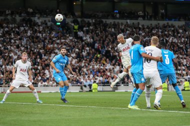 Tottenham Hotspur 'dan 9 numaralı Richarlison, UEFA Şampiyonlar Ligi maçında Tottenham Hotspur Marsilya' ya karşı Tottenham Hotspur Stadyumu 'nda 7 Eylül 202' de oynanan karşılaşmada 1-0 berabere kaldı.