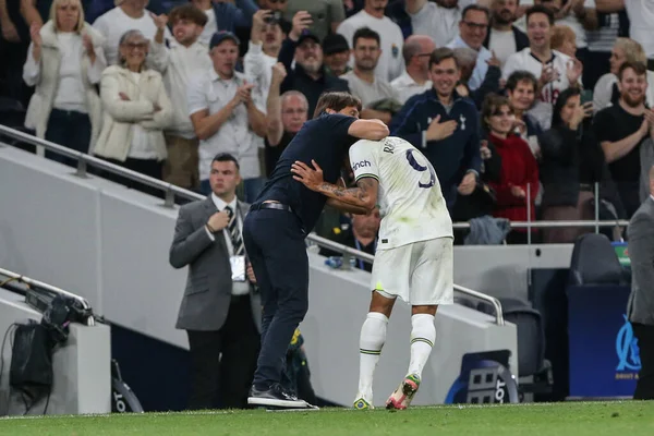 Richarlison Tottenham Hotspur Ünnepli Célját Hogy Legyen Antonio Conte Menedzserével — Stock Fotó