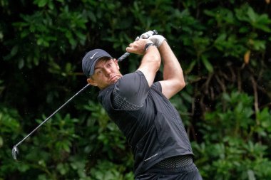 Rory McIlroy BMW PGA Şampiyonası 'nda yedinci vuruş 2022 gün Wentworth Club, Virginia Water, İngiltere' de birinci gün, 8 Eylül 202