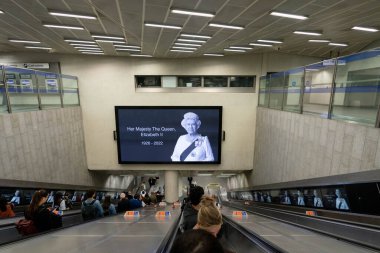 Yer altında Kraliçe 'nin 9 Eylül 202' de İngiltere Kraliçesi 'nin ölümünden sonraki görüntüleri var.