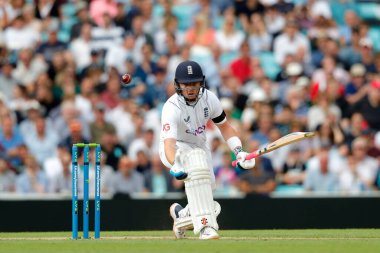 İngiliz Ollie Pope, 10 Eylül 202 'de Kia Oval, Londra, İngiltere' de 5 İngiltere 'nin Güney Afrika' ya açtığı üçüncü LV Sigorta Testi 'nde