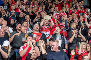 Salford Red Devils taraftarları, 10 Eylül 202 'de İngiltere' nin Huddersfield kentinde oynanan Betfred Süper Lig karşılaşmasında takımlarına tezahürat yaptı.