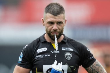 Salford Red Devils 9 numaralı Andy Ackers Betfred Süper Lig maçı Huddersfield Giants - Salford Red Devils maçı sırasında John Smith 'in Stadyumu, Huddersfield, İngiltere, 10 Eylül 202