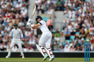 İngiltere 'den Joe Root, 3. LV Sigorta Günü' nde 5 İngiltere, Kia Oval, Londra, İngiltere 'de Güney Afrika' ya karşı, 10 Eylül 202
