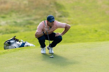 Rory McElroy (ENG) BMW PGA Şampiyonası 2022 'de Wentworth Club, Virginia Water, İngiltere' de 14. Yeşilci, 10 Eylül 202