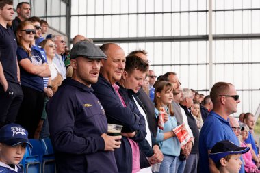 Taraftarlar ulusal marşı Gallagher Premiership maçından önce söylüyorlar Sale Sharks Northampton Saints 'e karşı AJ Bell Stadyumu, Eccles, İngiltere, 11 Eylül 202