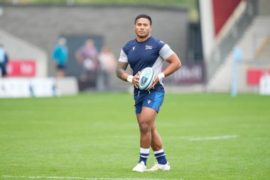 Sale Sharks Manu Tuilagi, Gallagher Premiership maçından önce ısınıyor. Satış köpekbalıkları Northampton Saints 'e karşı AJ Bell Stadyumu, Eccles, İngiltere, 11 Eylül 202
