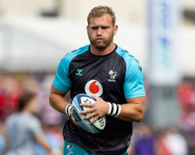 Eşek arıları ragbisinden Brad Shields Gallagher Premiership maçından önce Kingsholm Stadyumu, Gloucester, İngiltere 'de 11 Eylül 202' de oynanan Rugby maçında ısındı.