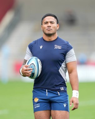 Sale Sharks Manu Tuilagi, Gallagher Premiership maçından önce ısınıyor. Satış köpekbalıkları Northampton Saints 'e karşı AJ Bell Stadyumu, Eccles, İngiltere, 11 Eylül 202