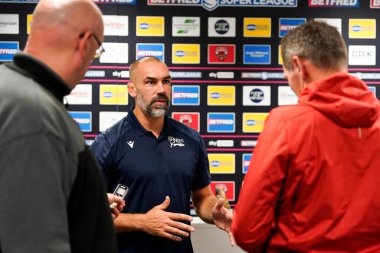 Satış Köpekbalığı Rugby Direktörü Alex Sanderson, 11 Eylül 202 'de AJ Bell Stadyumu' nda Gallagher Premiership maçında Northampton Saints 'e karşı Sale Sharks maçının ardından basın tarafından sorgulandı.