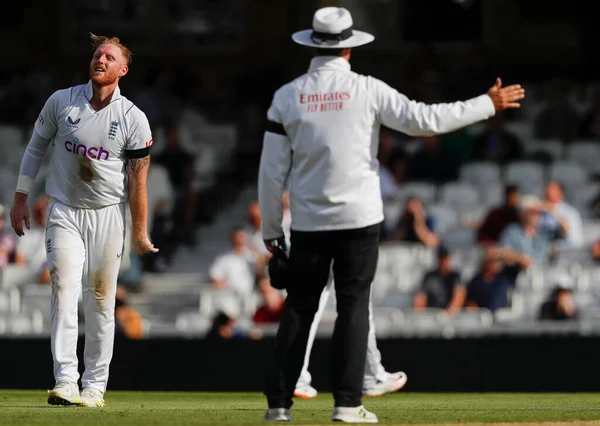 Inglese Ben Stokes Reagisce Dopo Che Arbitro Segnala Ball Ribaltando — Foto Stock