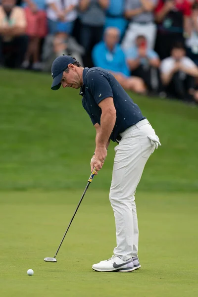 Rory Mcelroy Eng Zmeškal Šanci Eagle Putt Skončil Pod Bmw — Stock fotografie