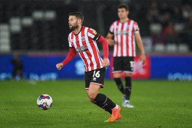 Sheffield United takımından Oliver Norwood 13 Eylül 202 'de Swansea City, Swansea.com Stadyumu' nda Sheffield United 'a karşı oynanan maçta 16.