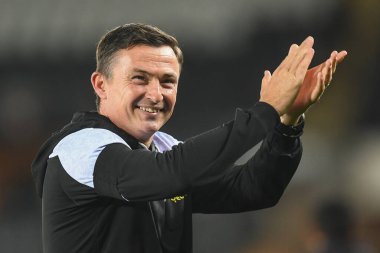 Sheffield United 'ın Paul Heckingbottom teknik direktörü 13 Eylül 202' de Swansea.com Stadyumu, Swansea.com, Birleşik Krallık 'ta oynanan Gökyüzü İddia Şampiyonası maçında gezici taraftarlarıyla birlikte maçı kutluyor.