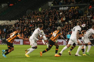 Stoke City 'nin Lewis Baker # 8' i, 13 Eylül 202 'de Hull City' nin MKM Stadyumu 'nda Stoke City' ye karşı oynadığı Sky Bet Şampiyonası maçında serbest vuruşla gol attı.