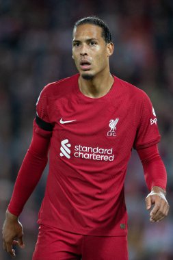 Liverpool Şampiyonlar Ligi maçında Virgil van Dijk # 4 Anfield, Liverpool 'da Liverpool - Ajax maçı, 13 Eylül 202