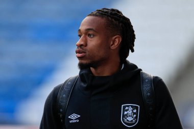 Huddersfield Town 'dan David Kasumu 13 Eylül 202' de John Smith Stadyumu 'nda oynanan Huddersfield Town - Wigan Athletic maçında maça geliyor.