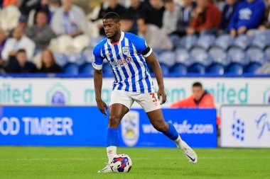 Huddersfield Town 'dan Luke Mbete-Tabu # 3. Huddersfield Şampiyonası maçında Huddersfield Town, Wigan Athletic' e karşı John Smith Stadyumu, Huddersfield, Birleşik Krallık, 13 Eylül 202