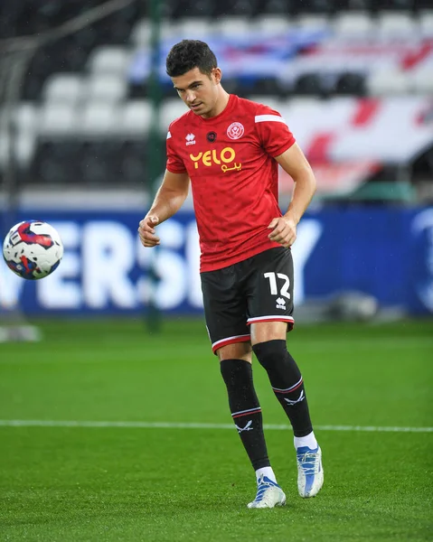 13 Eylül 202 'de Swansea.com Stadyumu' nda oynanan Sky Bet Şampiyonası maçında Sheffield United 'a karşı oynanan maç öncesi ısınma maçında Sheffield United' tan John Egan # 12.