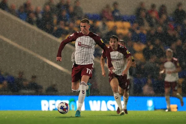 Mitch Pinnock Northampton Town Driblando Com Bola Durante Jogo Sky — Fotografia de Stock