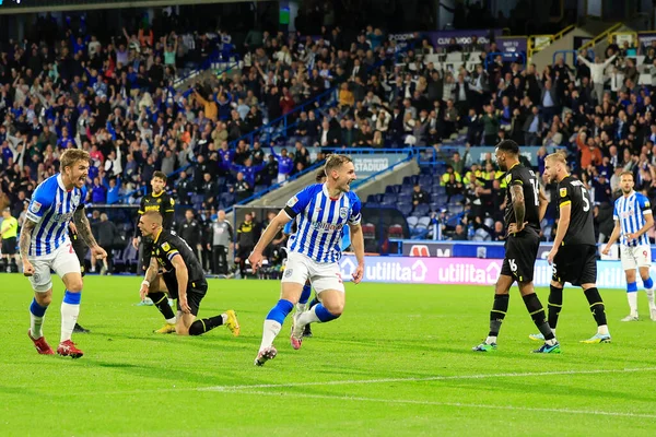 Tom Lees Von Huddersfield Town Feiert Seinen Treffer Zum Während — Stockfoto