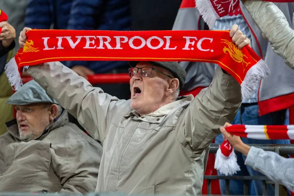 Liverpool Fan Énekli Youll Never Walk Alone Alatt Uefa Bajnokok — Stock Fotó