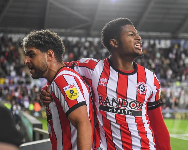 Sheffield United takımından Reda Khadra, 13 Eylül 202 'de Swansea.com Stadyumu' nda oynanan Swansea City-Sheffield United maçında 1-0 berabere kalma golünü kutluyor.