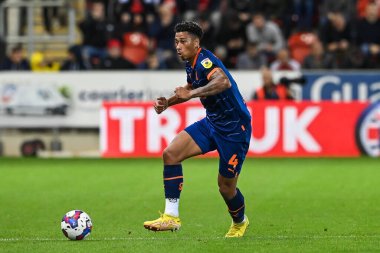 Blackpool 'dan Jordan Lawrence-Gabriel # 4, 14 Eylül 202' de New York Stadyumu 'nda oynanan Gökyüzü İddia Şampiyonası maçında Rotherham United, Blackpool' a karşı