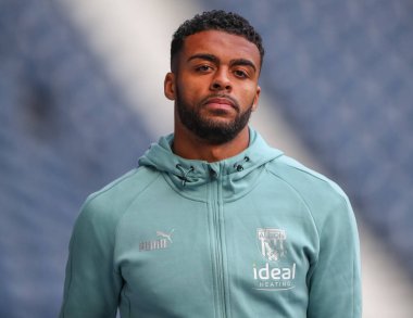 West Bromwich Albion 'dan Darnell Furlong, West Bromwich Albion' a karşı Birmingham City, West Bromwich, Birleşik Krallık 'ta 14 Eylül 202' de oynanan Gökyüzü İddia Şampiyonası maçı öncesinde maça geldi.