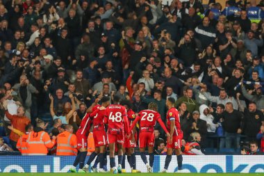 Birmingham City oyuncuları Birmingham City 'nin Scott Hogan # 9' unu, 14 Eylül 202 'de İngiltere' nin başkenti West Bromwich Albion 'a karşı Birmingham City' de oynanan Gökyüzü İddia Şampiyonası maçında 1-2 kazanma golünü kutluyor.