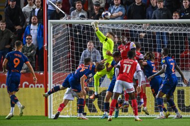 Blackpool 32 numaralı Daniel Grimshaw, 14 Eylül 202 'de New York, Rotherham Stadyumu' nda Gökyüzü İddia Şampiyonası maçında Rotherham United 'a karşı Blackpool' u yumrukladı.